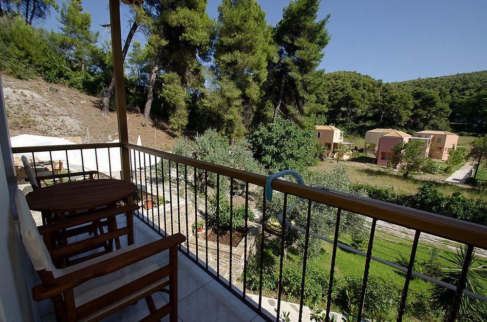 The Pine Trees Aparthotel Agnontas Exterior photo