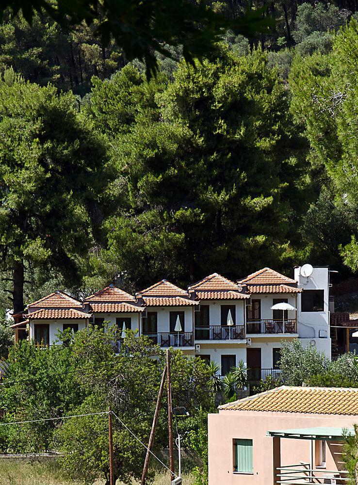 The Pine Trees Aparthotel Agnontas Exterior photo