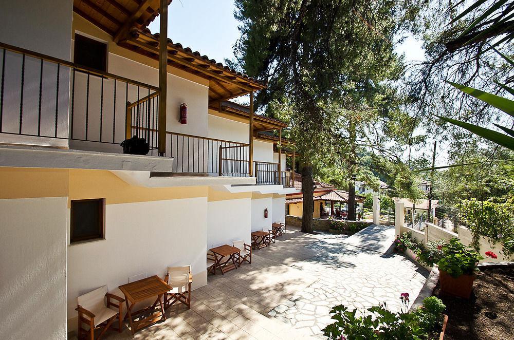 The Pine Trees Aparthotel Agnontas Exterior photo