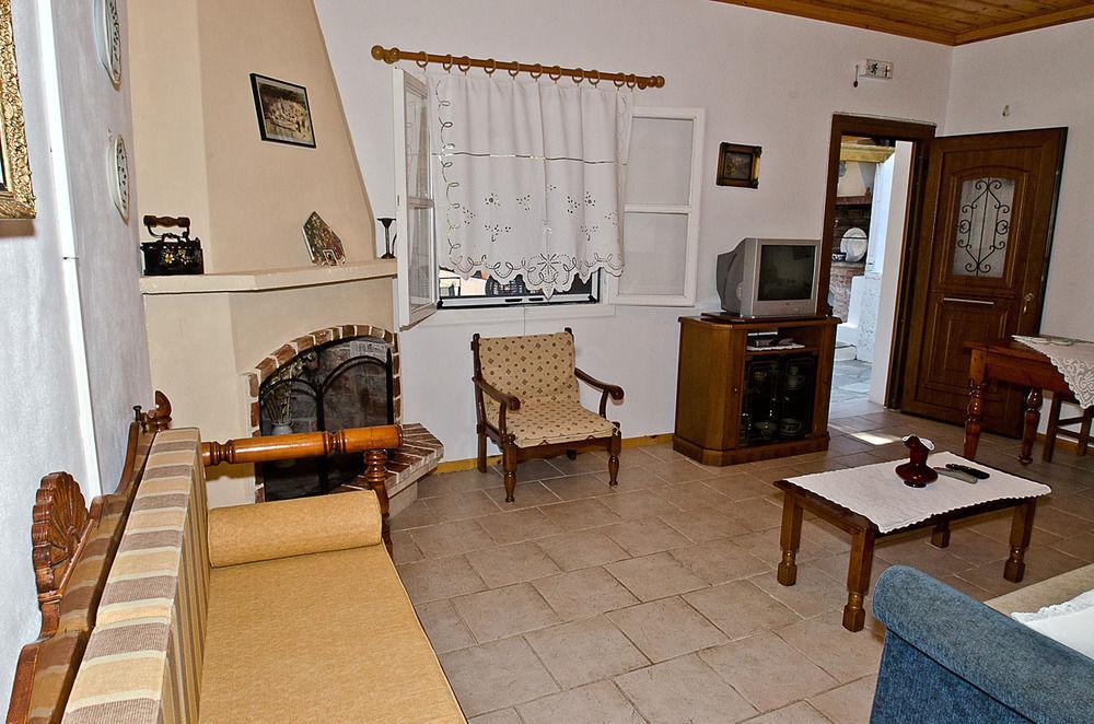 The Pine Trees Aparthotel Agnontas Exterior photo