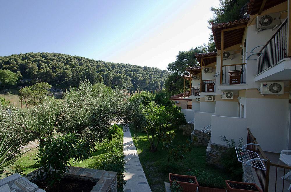 The Pine Trees Aparthotel Agnontas Exterior photo